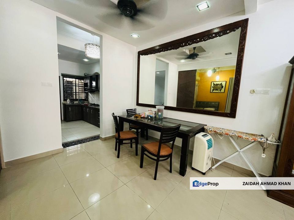Double Storey Link Putra avenue Facing Open With Extended Kitchen Putra Height, Selangor, Putra Heights