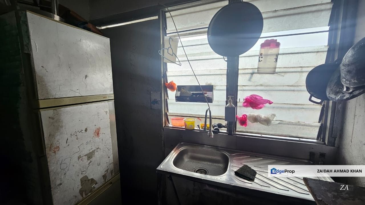 FLAT SRI INDAH LOW COST LEASEHOLD BUMI TENANTEDD THE LOWEST PRICE IN TOWN GREAT FOR INVESTMENT CHERAS BALAKONG  NEAR AEON , Selangor, Cheras South