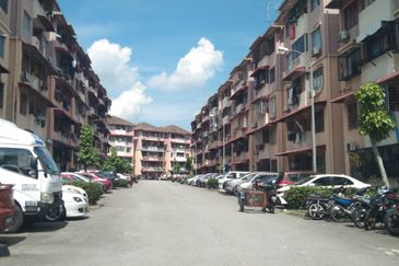 Pangsapuri Putra Impian, Taman Pinggiran Putra