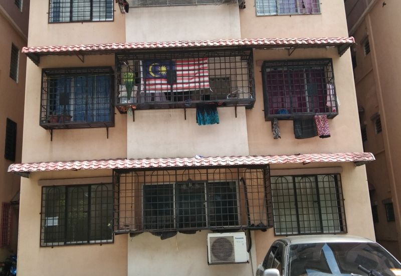 Pangsapuri Putra Impian, Taman Pinggiran Putra