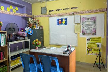 Single Stoery Bungalow in Pinggir Ttdi For Sale 