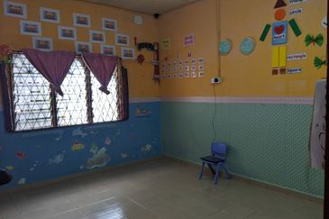 Single Stoery Bungalow in Pinggir Ttdi For Sale 