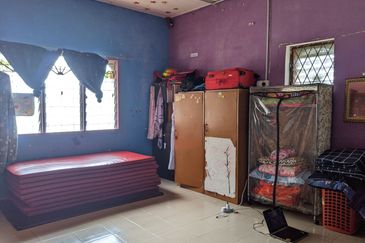 Single Stoery Bungalow in Pinggir Ttdi For Sale 