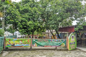 Single Stoery Bungalow in Pinggir Ttdi For Sale 