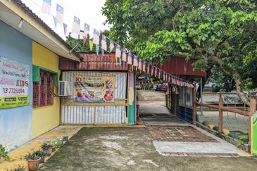 Single Stoery Bungalow in Pinggir Ttdi For Sale 