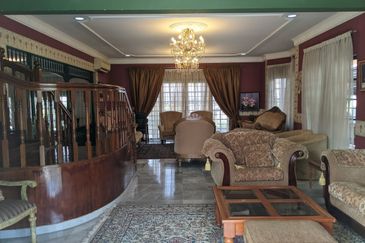 3 Storey Bungalow in Pinggir Ttdi For Sale 