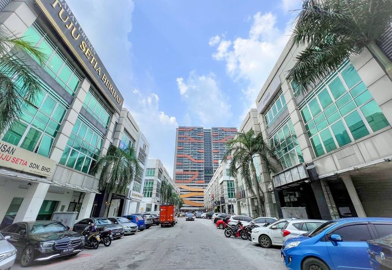 🔥🔥Freehold 4 Storey Shoplot Office Lot Bandar Puteri Puchong For Sale ( Available Adjoining 2 unit ) 🔥🔥