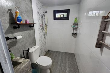 Staycation Resort Negeri Sembilan For Sale in Jelebu with more than 50+ Durian Tree