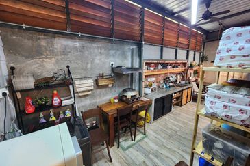 Staycation Resort Negeri Sembilan For Sale in Jelebu with more than 50+ Durian Tree