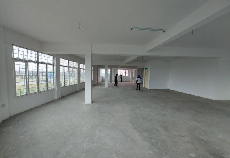 HOT HIGH DEMAND Corner Lot Shop Facing Mainroad Bangi Avenue Kajang Bangi Shop For Rent