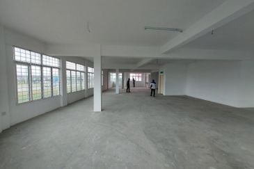 HOT HIGH DEMAND Corner Lot Shop Facing Mainroad Bangi Avenue Kajang Bangi Shop For Rent