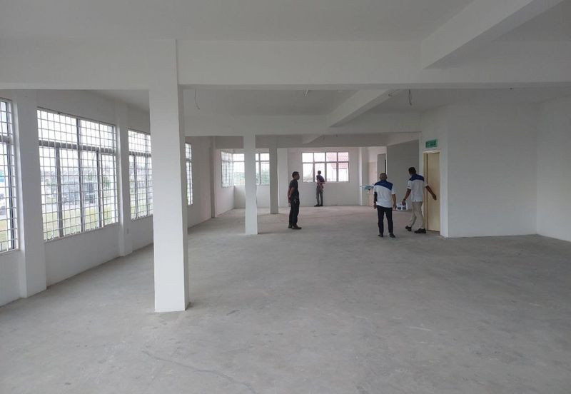 HOT HIGH DEMAND Corner Lot Shop Facing Mainroad Bangi Avenue Kajang Bangi Shop For Rent