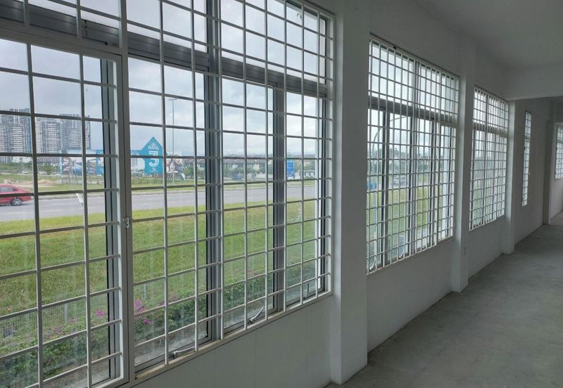 HOT HIGH DEMAND Corner Lot Shop Facing Mainroad Bangi Avenue Kajang Bangi Shop For Rent