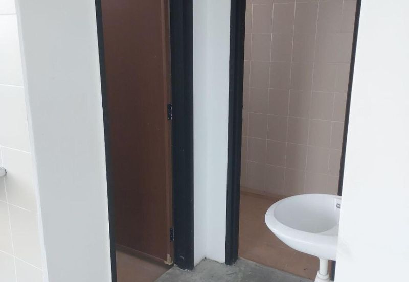 HOT HIGH DEMAND Corner Lot Shop Facing Mainroad Bangi Avenue Kajang Bangi Shop For Rent