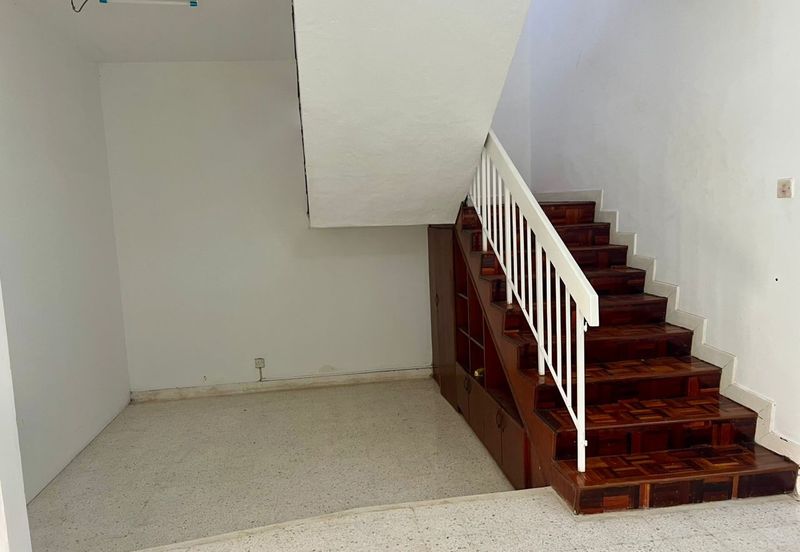 Subang Jaya SS18 Double Storey Superlink House with 5 Bedrooms for Sale [Walking Distance to Lrt Station]