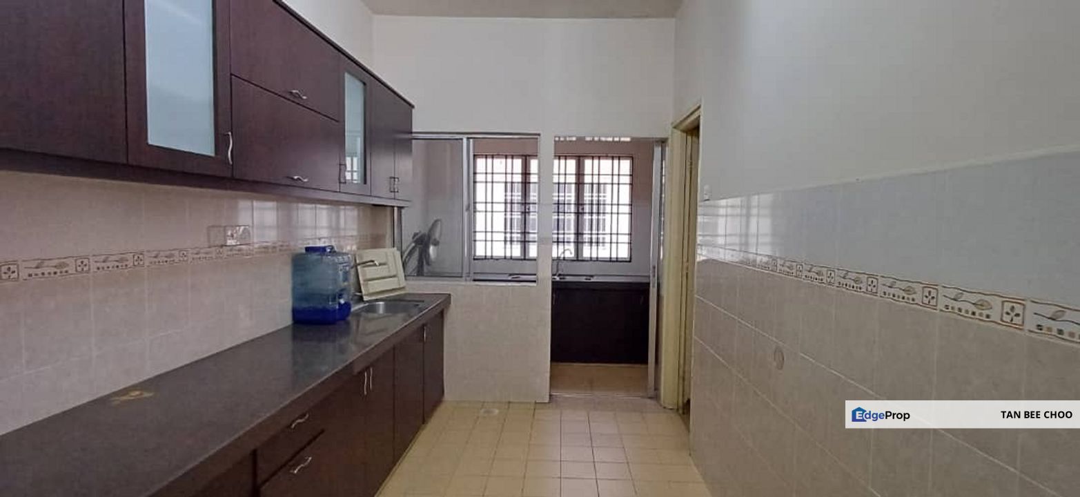 Fully Extended Freehold Bandar Bukit Puchong Double Storey Terrace, Selangor, Puchong
