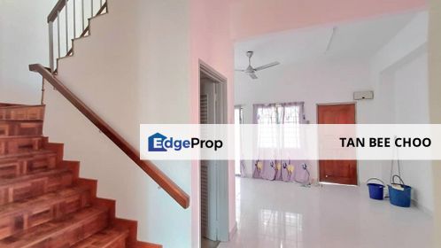 [End Lot, Walking Distance to LRT Station Puchong Prima & SMK Puchong Permai] Double Storey Terrace at Taman Puchong Prima for Rent, Selangor, Puchong