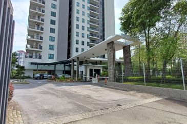 Zefer Hill Residence