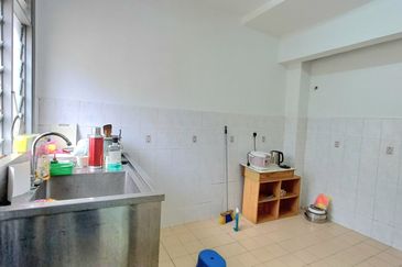 Taman Kinrara Seksyen 4