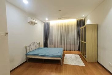 Zefer Hill Residence