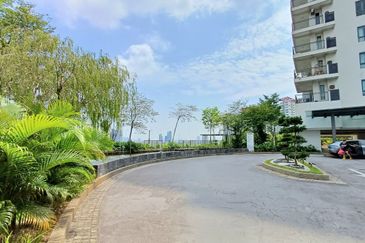 Zefer Hill Residence