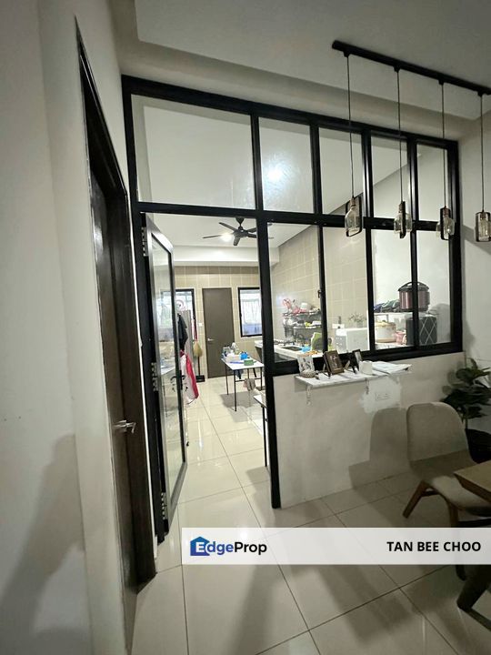 Renovated 3 Storey Terrace with 5 Beds 5 Baths at Myra Meranti, Puchong, Selangor, Puchong