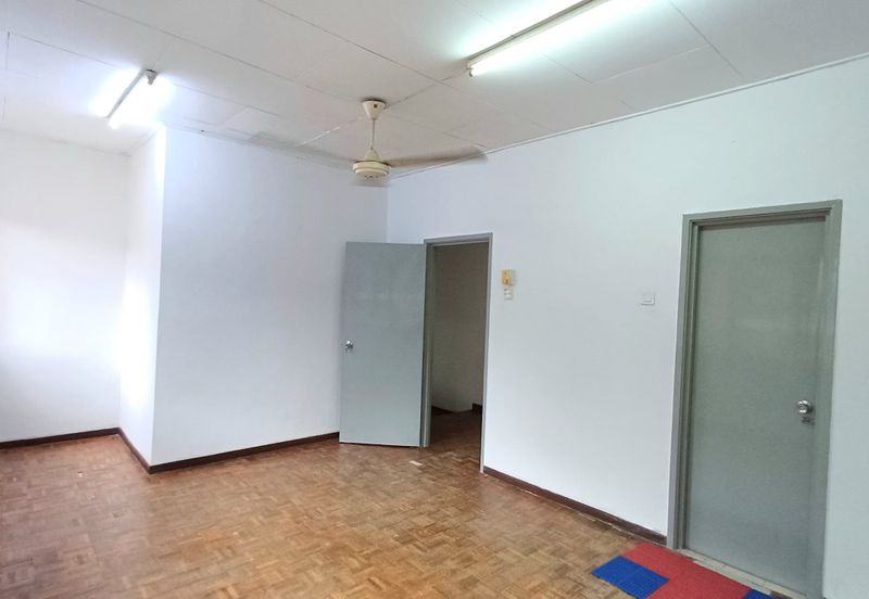 Taman Kinrara Seksyen 4