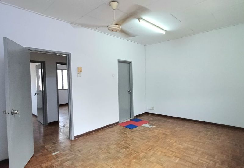 Taman Kinrara Seksyen 4