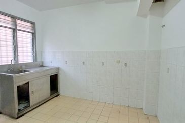 Taman Kinrara Seksyen 4