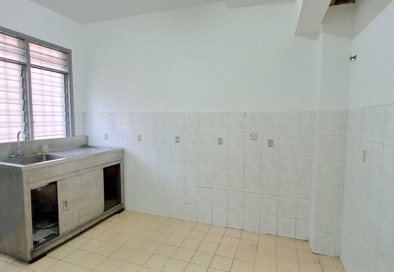 Taman Kinrara Seksyen 4