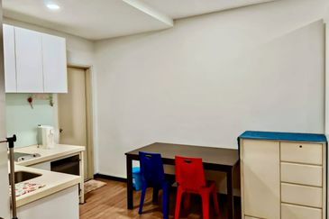 Zefer Hill Residence