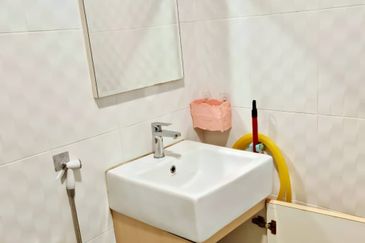 Zefer Hill Residence