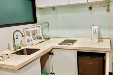 Zefer Hill Residence