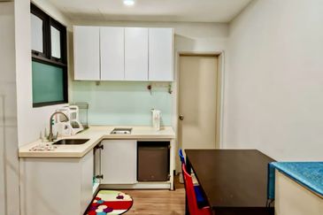 Zefer Hill Residence