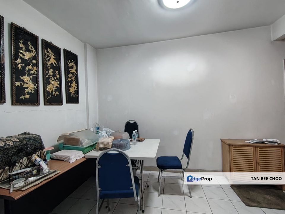 Partly Furnished Sri Cempaka Apartment, Bandar Puchong Jaya, Go up 1 Level, Selangor, Puchong