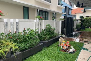 Lukisan @ Alam Impian