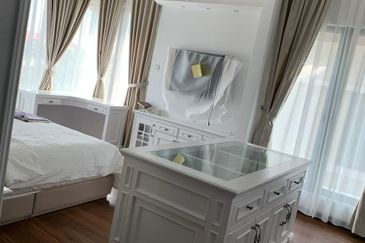 Lukisan @ Alam Impian