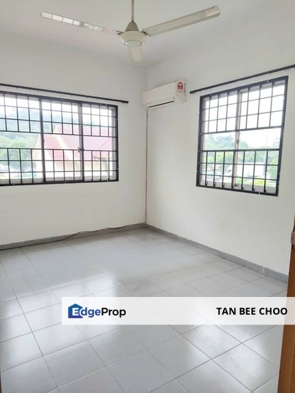 Tingkat Satu Lot Tepi - Pangsapuri Cempaka Low Cost Flat Bandar Bukit Puchong 2, Selangor, Puchong