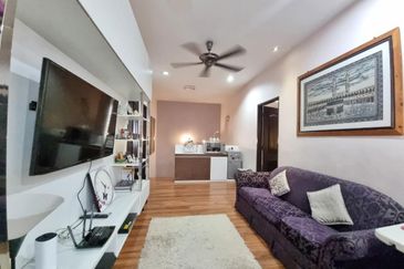 Astana Idaman, Desa Alam