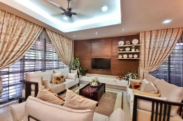 Astana Idaman, Desa Alam