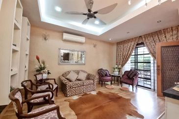 Astana Idaman, Desa Alam