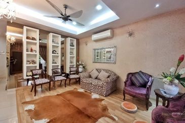 Astana Idaman, Desa Alam