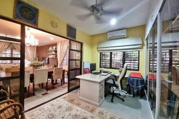 Astana Idaman, Desa Alam