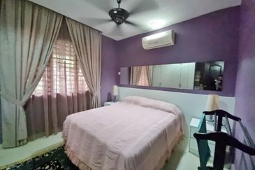 Astana Idaman, Desa Alam