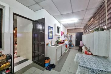 Astana Idaman, Desa Alam