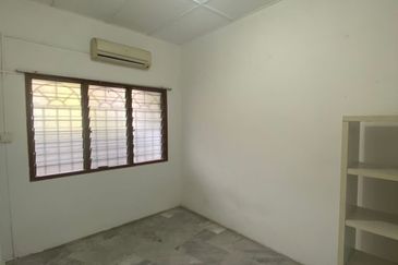 Taman Kinrara Seksyen 4