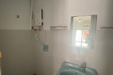 Taman Kinrara Seksyen 4