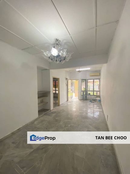 Renovated Single Storey Terrace House at Taman Kinrara Seksyen 4, Selangor, Puchong