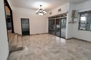 Taman OUG Well Maintain Double Storey Semi-D