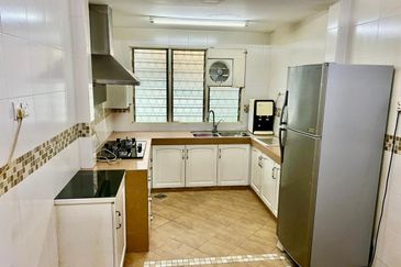 Taman OUG Well Maintain Double Storey Semi-D